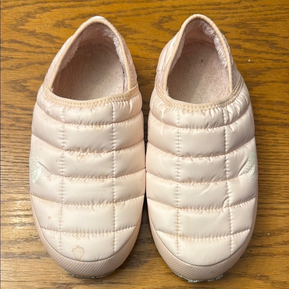 The North Face Pink Quilted Slippers for Cozy Comfort - Picture 1 of 4